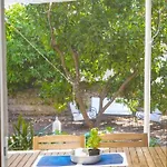 Charming Two-bed Orange Garden アパート