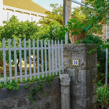 アパート Charming Two-bed Orange Garden *