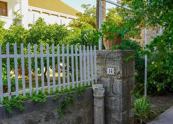 דירה Charming Two-bed Orange Garden *